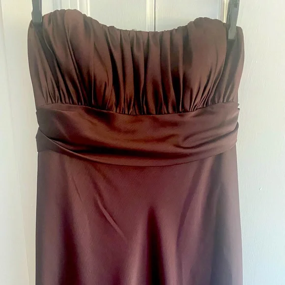 🍫 GUC DAVID’s Bridal Chocolate Satin Gown Strapless Charmeuse Sz 4 - Picture 3 of 7